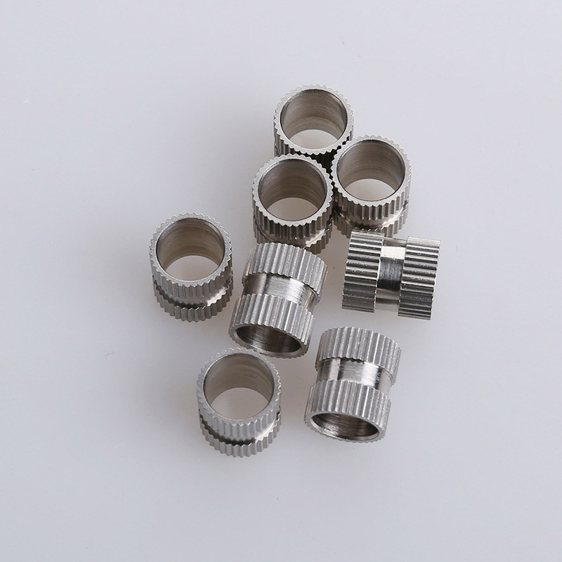 Nakrętka dwukierunkowa