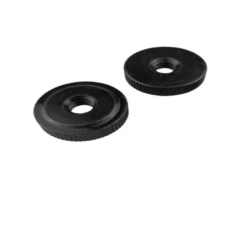 Polerowana nakrętka radełkowana